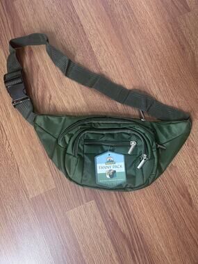 Evriholder Wanderlust Olive Green Fanny Pack NWT
